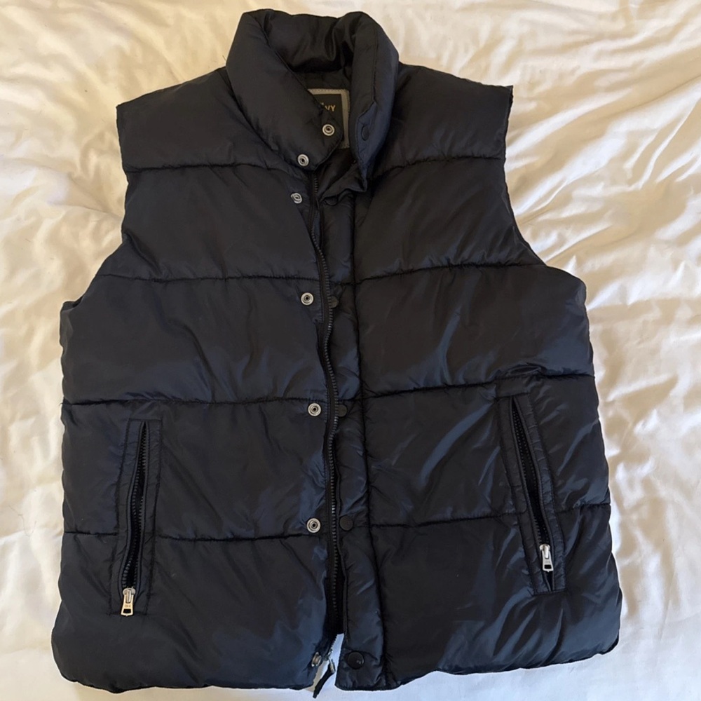 Old Navy Black Puffer Vest Men’s Size Large